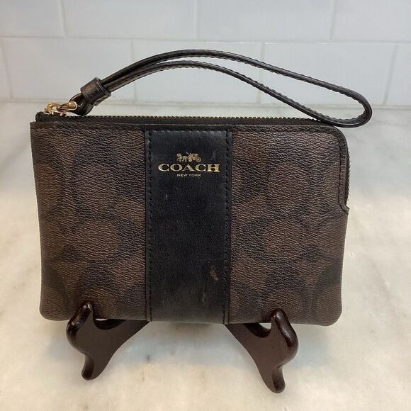 Coach Handbags - Coach Wristlet Bag Purse Small Signature Canvas Corner Zip Wallet Pouch